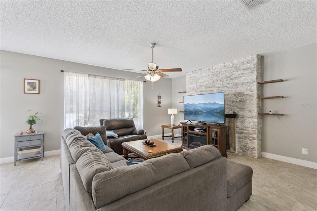 Active With Contract: $450,000 (4 beds, 2 baths, 2253 Square Feet)