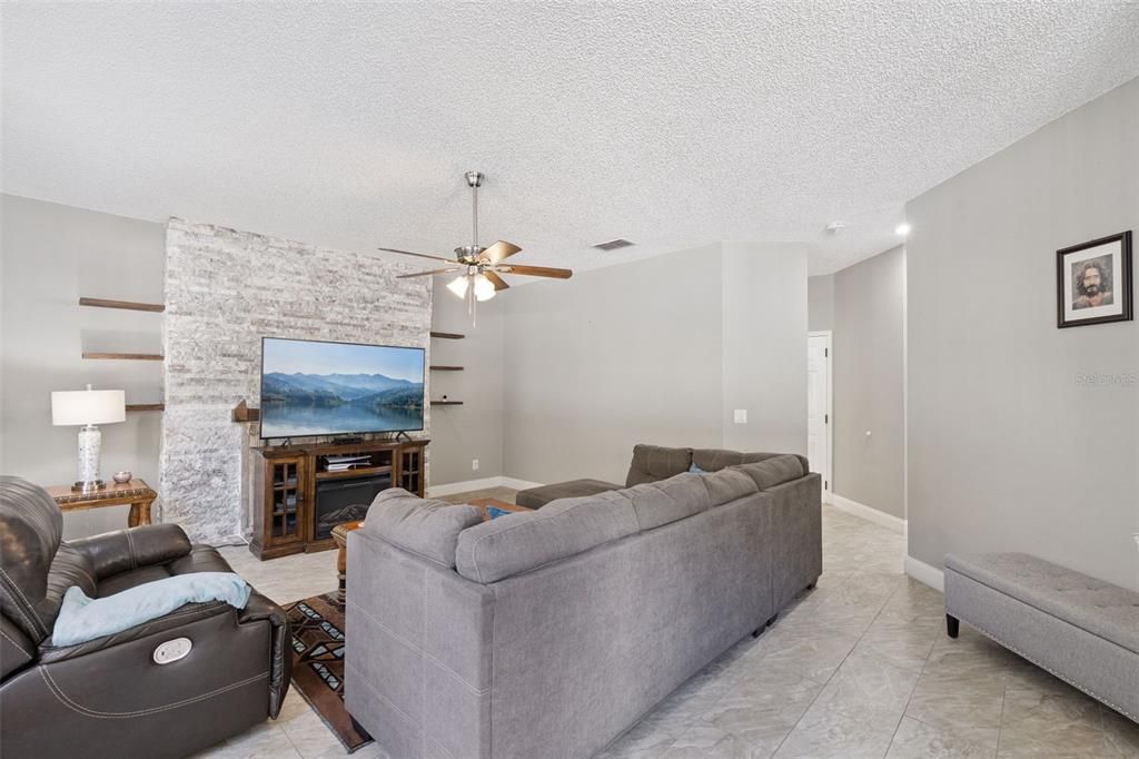 Active With Contract: $450,000 (4 beds, 2 baths, 2253 Square Feet)