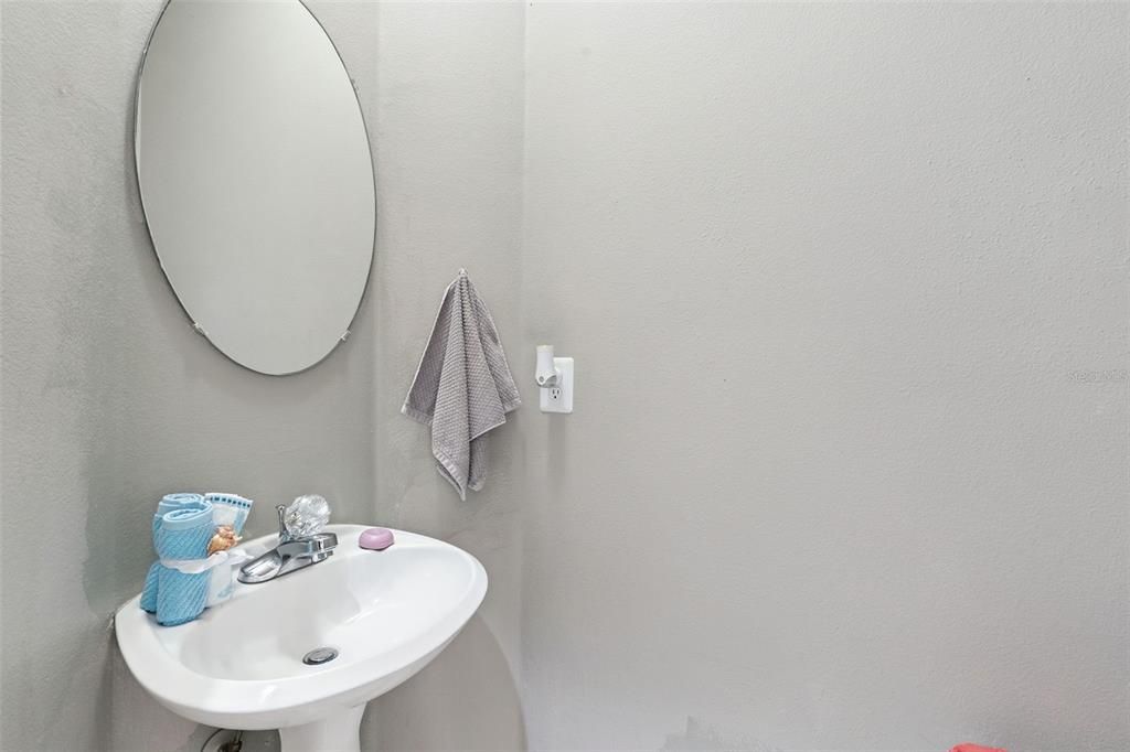 Active With Contract: $450,000 (4 beds, 2 baths, 2253 Square Feet)