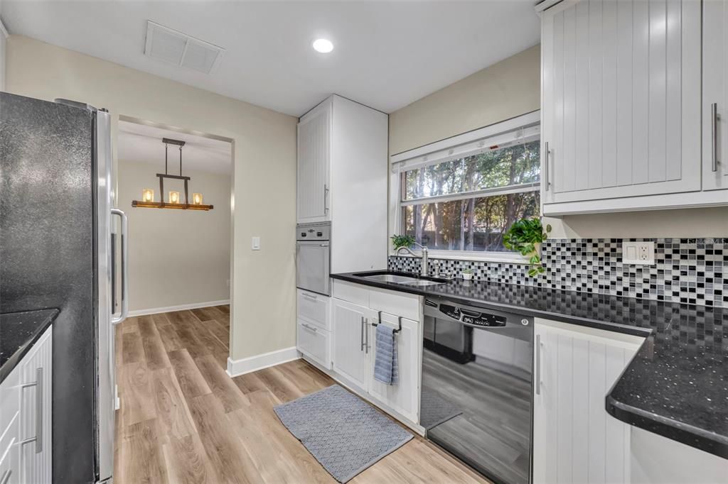 出租: $2,395 (3 贝兹, 2 浴室, 1456 平方英尺)