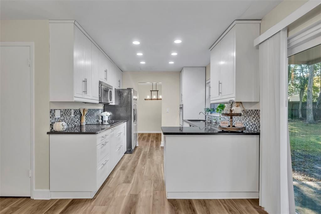 出租: $2,395 (3 贝兹, 2 浴室, 1456 平方英尺)