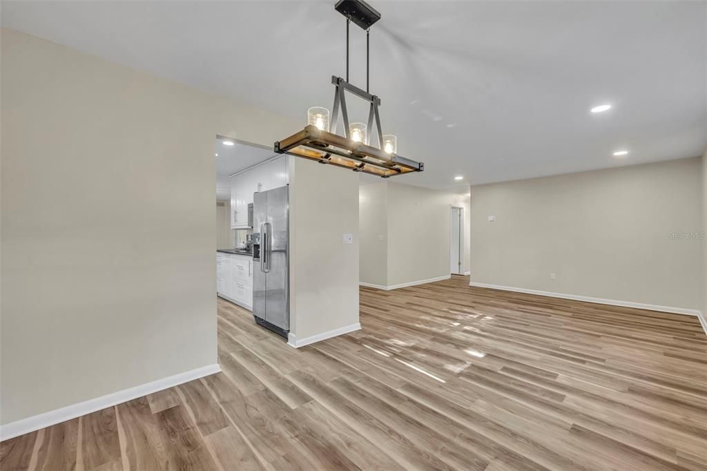 出租: $2,395 (3 贝兹, 2 浴室, 1456 平方英尺)