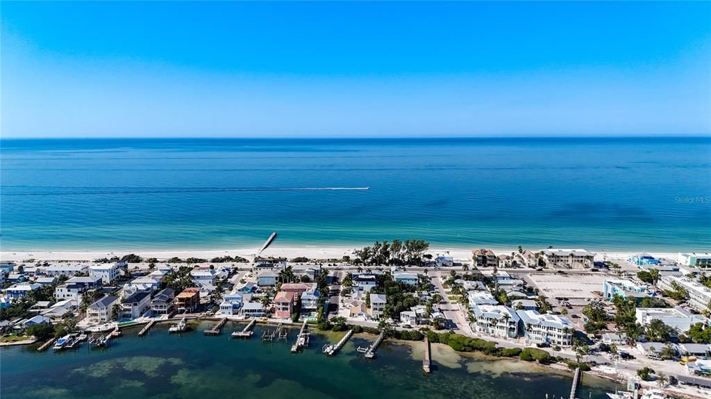 En Venta: $2,399,000 (0.23 acres)