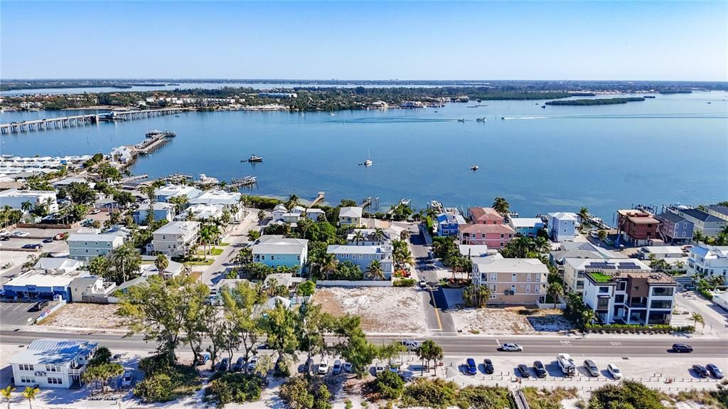 En Venta: $2,399,000 (0.23 acres)