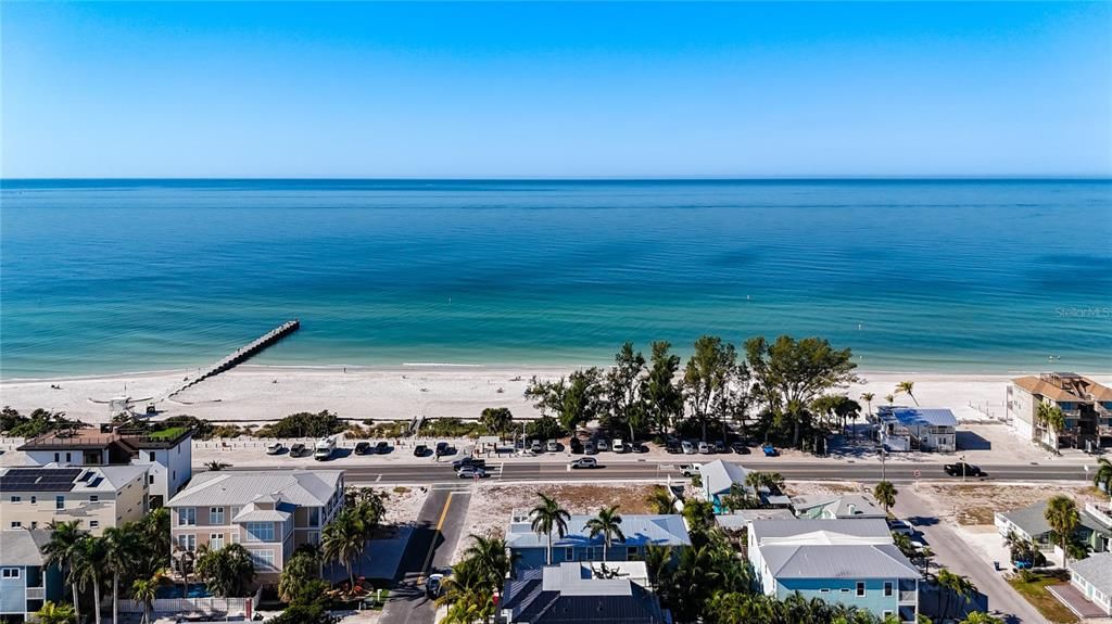 En Venta: $2,399,000 (0.23 acres)