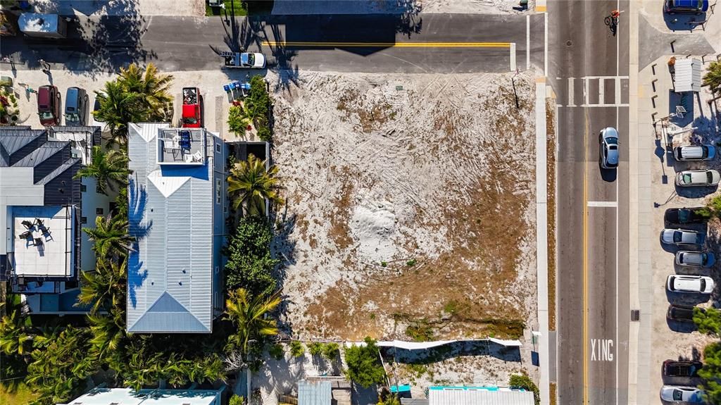 En Venta: $2,399,000 (0.23 acres)