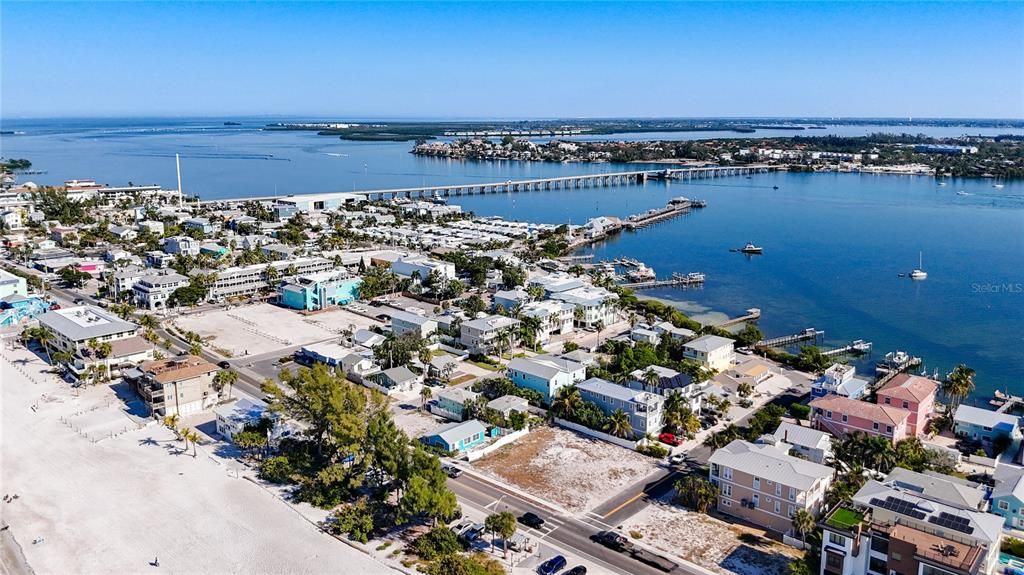 En Venta: $2,399,000 (0.23 acres)