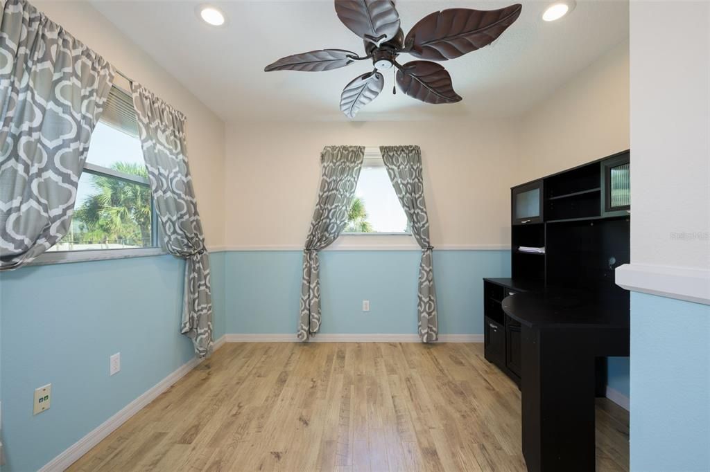 En Venta: $644,000 (4 camas, 3 baños, 2574 Pies cuadrados)