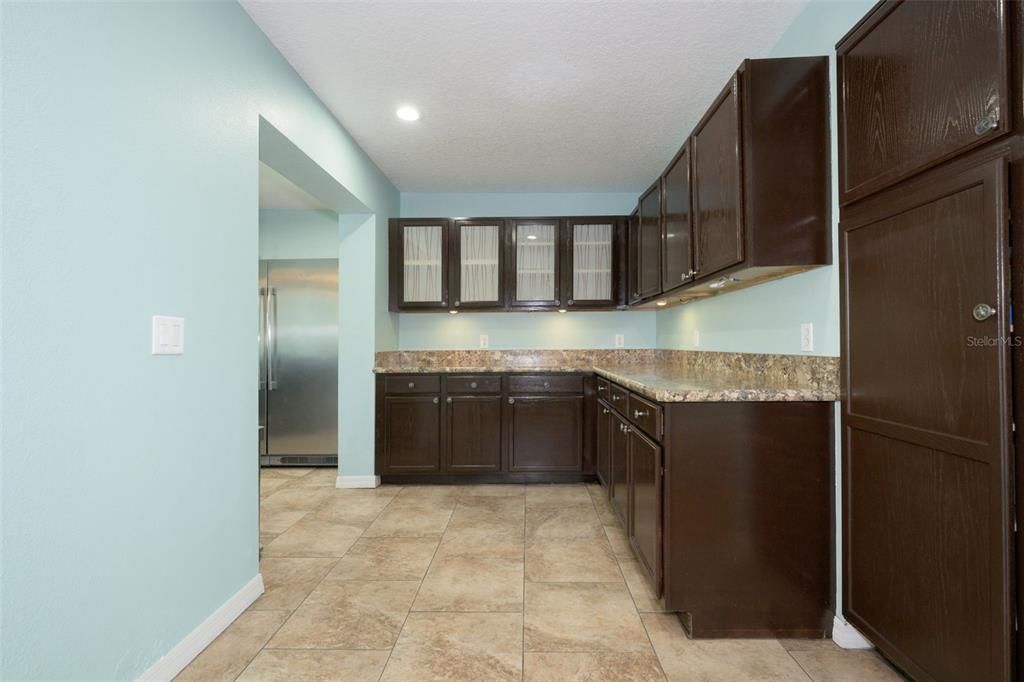 En Venta: $644,000 (4 camas, 3 baños, 2574 Pies cuadrados)