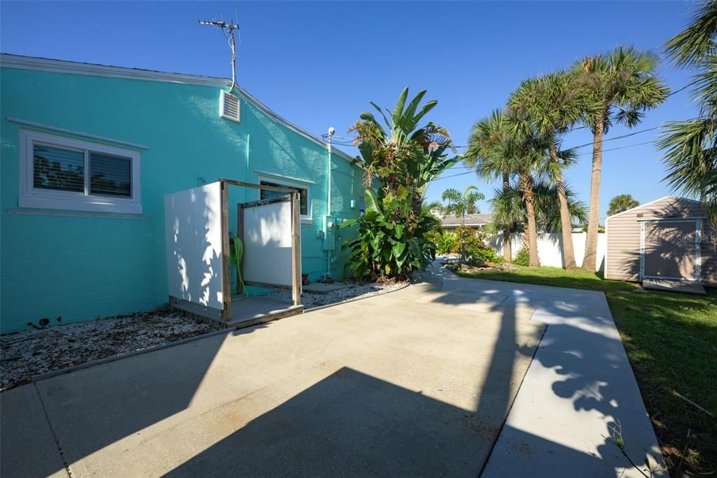 En Venta: $644,000 (4 camas, 3 baños, 2574 Pies cuadrados)