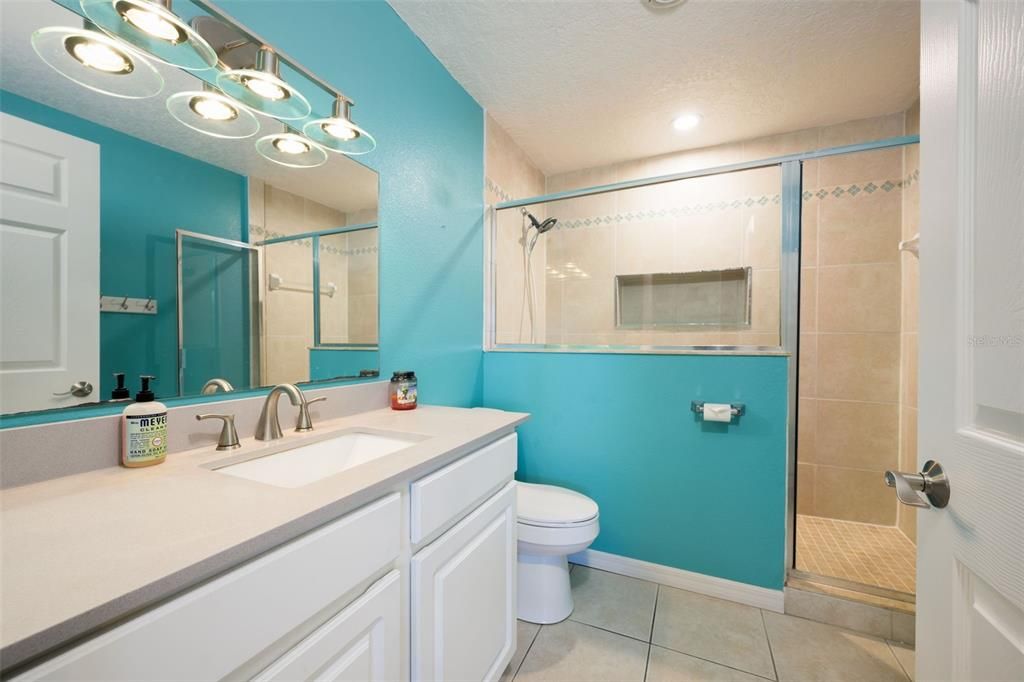 En Venta: $644,000 (4 camas, 3 baños, 2574 Pies cuadrados)