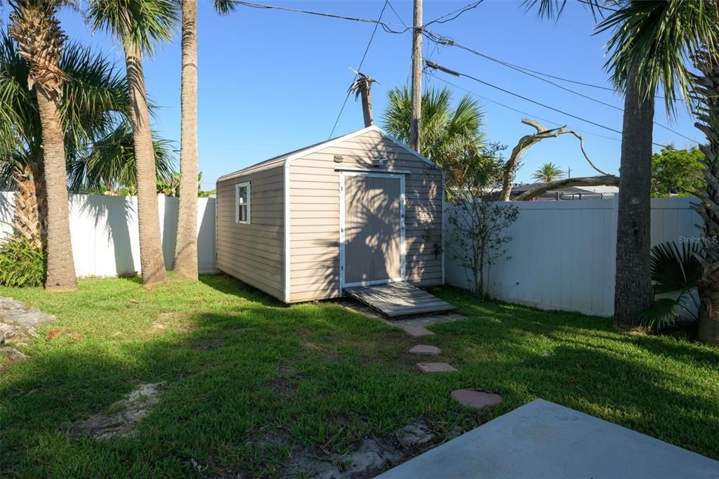 En Venta: $644,000 (4 camas, 3 baños, 2574 Pies cuadrados)