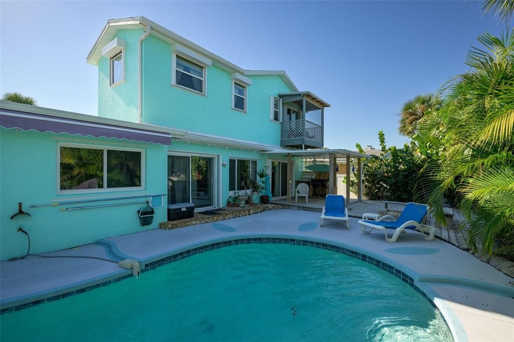 En Venta: $644,000 (4 camas, 3 baños, 2574 Pies cuadrados)