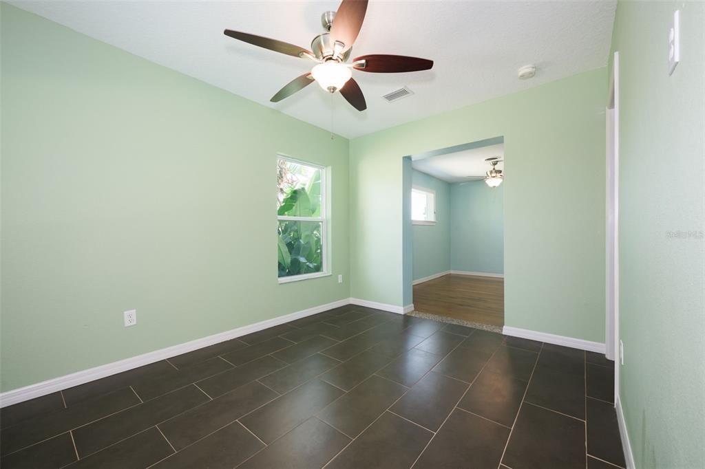 En Venta: $644,000 (4 camas, 3 baños, 2574 Pies cuadrados)