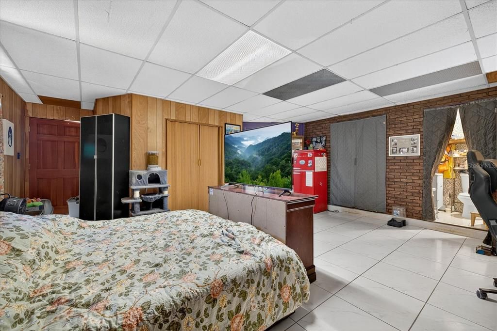 合同活跃: $499,900 (5 贝兹, 4 浴室, 1604 平方英尺)