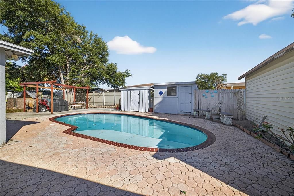 合同活跃: $499,900 (5 贝兹, 4 浴室, 1604 平方英尺)