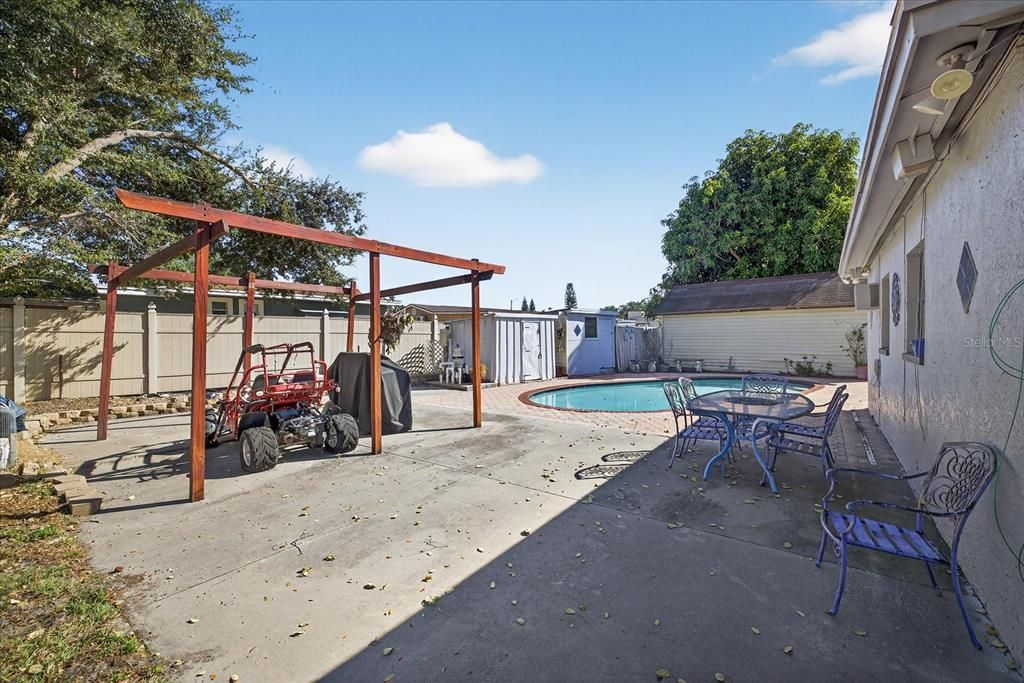 合同活跃: $499,900 (5 贝兹, 4 浴室, 1604 平方英尺)