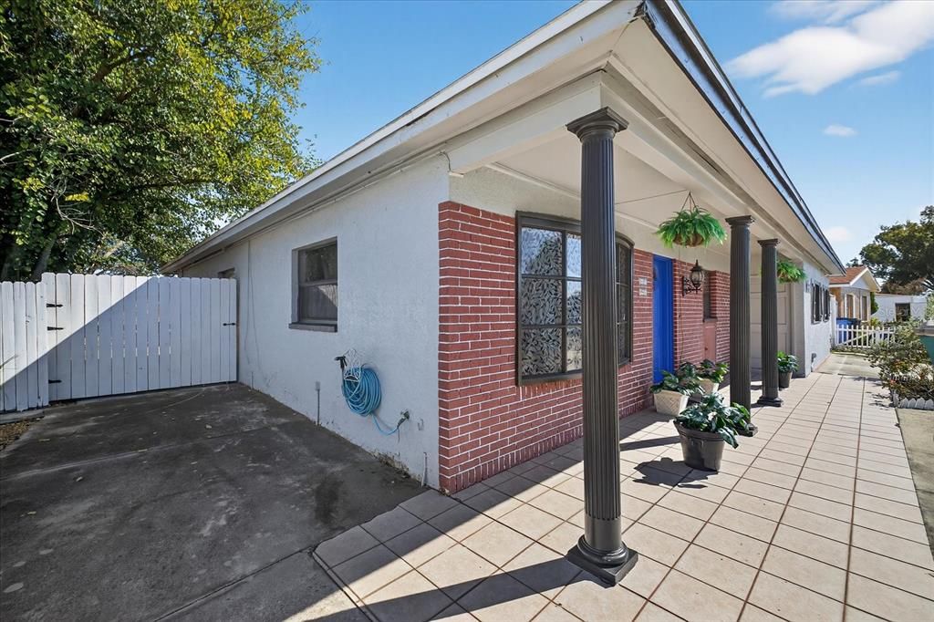 合同活跃: $499,900 (5 贝兹, 4 浴室, 1604 平方英尺)