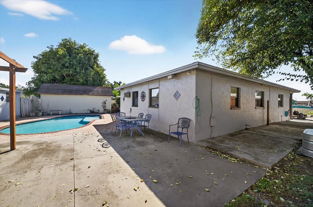 合同活跃: $499,900 (5 贝兹, 4 浴室, 1604 平方英尺)