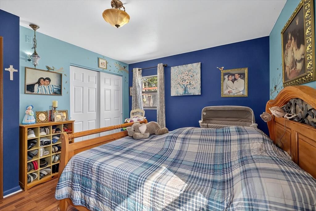 合同活跃: $499,900 (5 贝兹, 4 浴室, 1604 平方英尺)