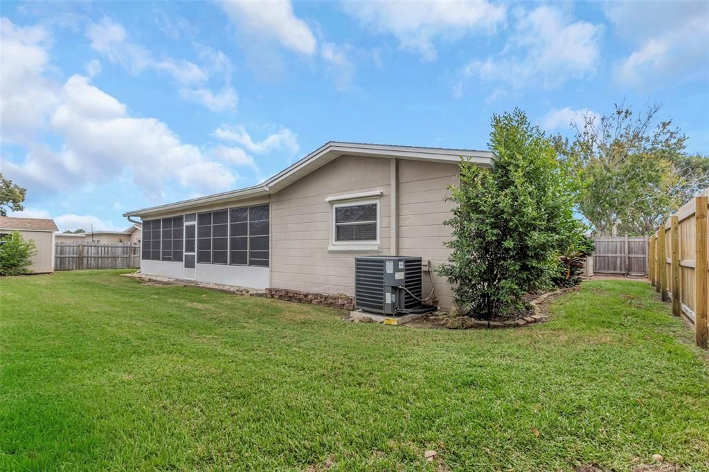 合同活跃: $440,000 (3 贝兹, 2 浴室, 1608 平方英尺)