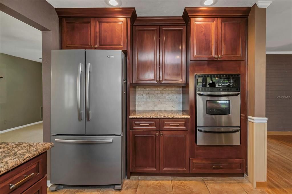 合同活跃: $440,000 (3 贝兹, 2 浴室, 1608 平方英尺)