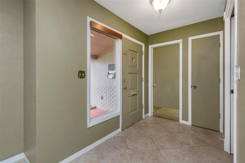 合同活跃: $440,000 (3 贝兹, 2 浴室, 1608 平方英尺)