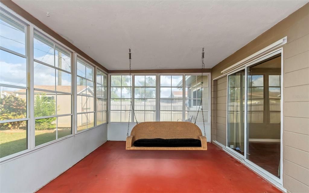 合同活跃: $440,000 (3 贝兹, 2 浴室, 1608 平方英尺)