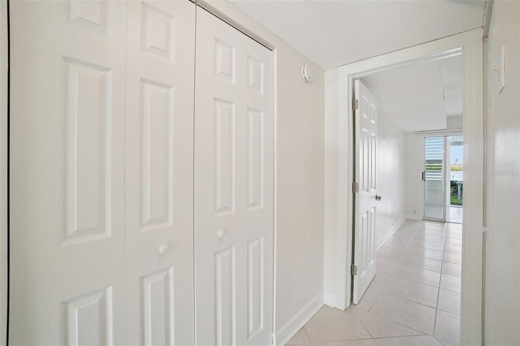 待售: $279,000 (2 贝兹, 2 浴室, 1250 平方英尺)