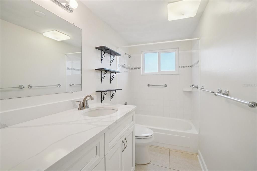 待售: $279,000 (2 贝兹, 2 浴室, 1250 平方英尺)