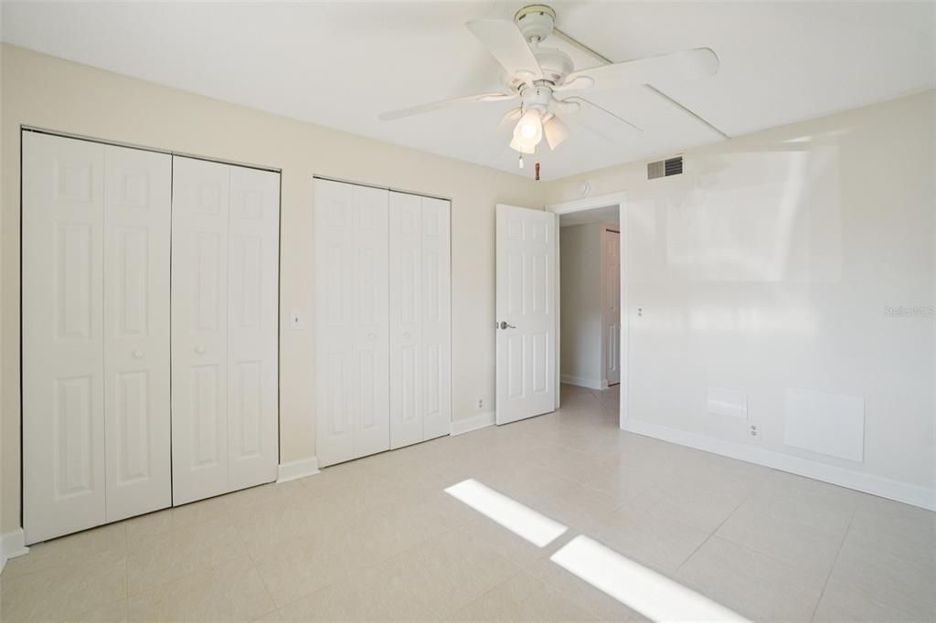 待售: $279,000 (2 贝兹, 2 浴室, 1250 平方英尺)