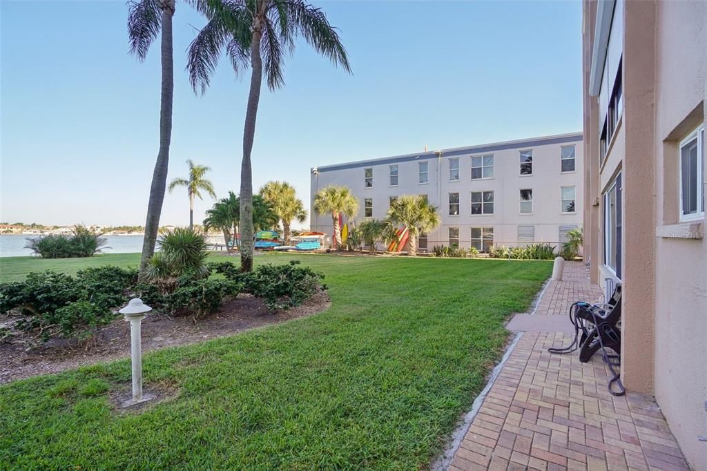 待售: $279,000 (2 贝兹, 2 浴室, 1250 平方英尺)