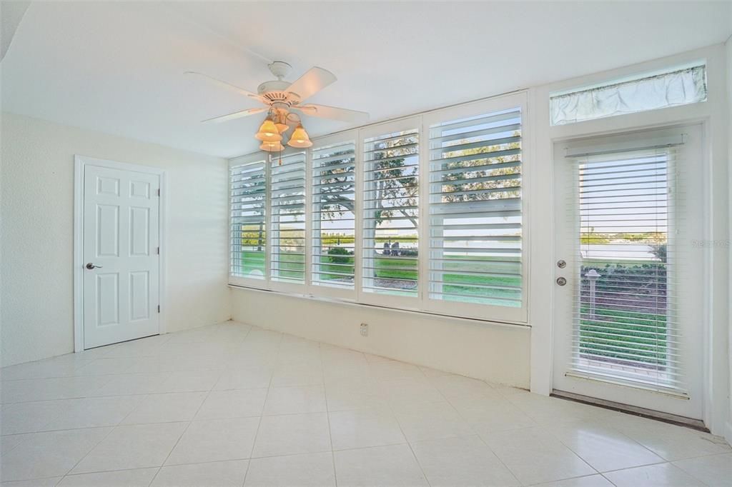 待售: $279,000 (2 贝兹, 2 浴室, 1250 平方英尺)