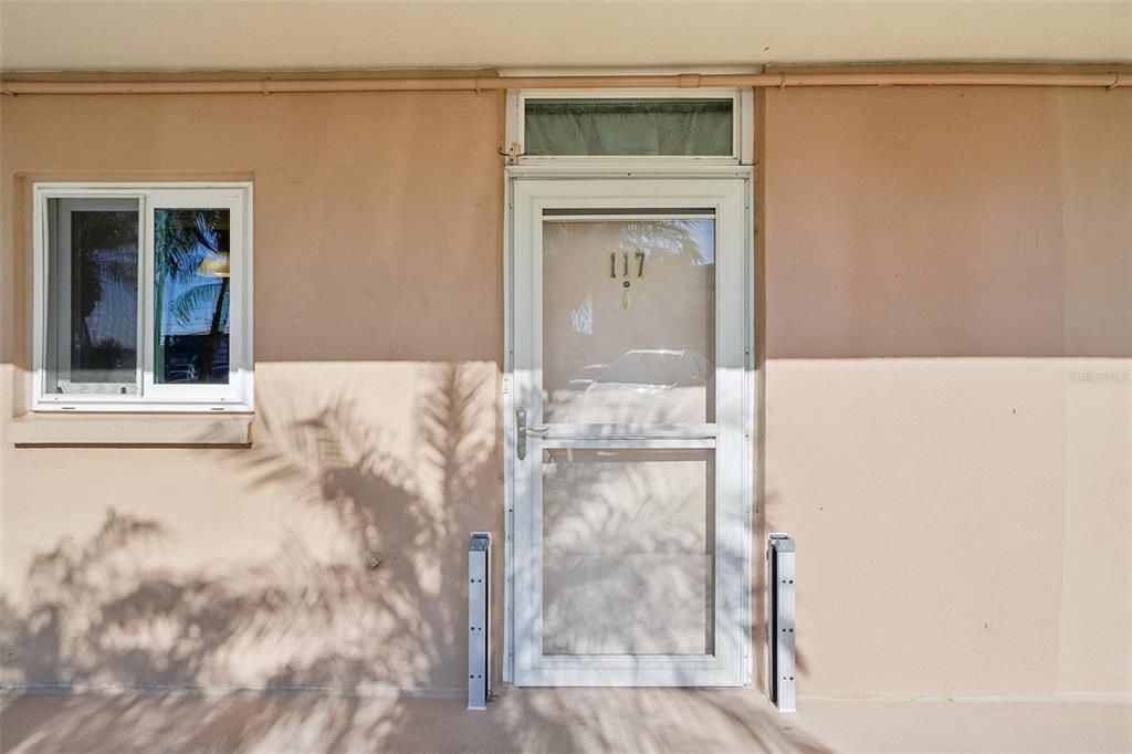 待售: $279,000 (2 贝兹, 2 浴室, 1250 平方英尺)