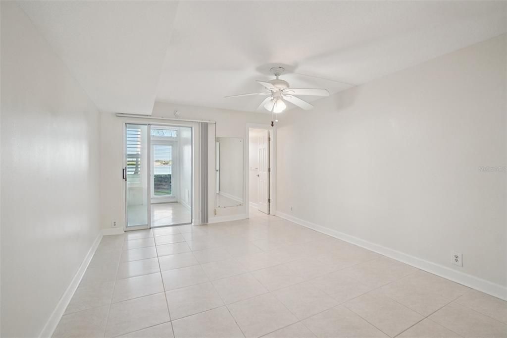 待售: $279,000 (2 贝兹, 2 浴室, 1250 平方英尺)