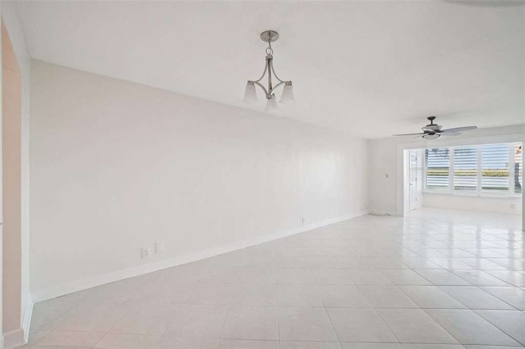 待售: $279,000 (2 贝兹, 2 浴室, 1250 平方英尺)