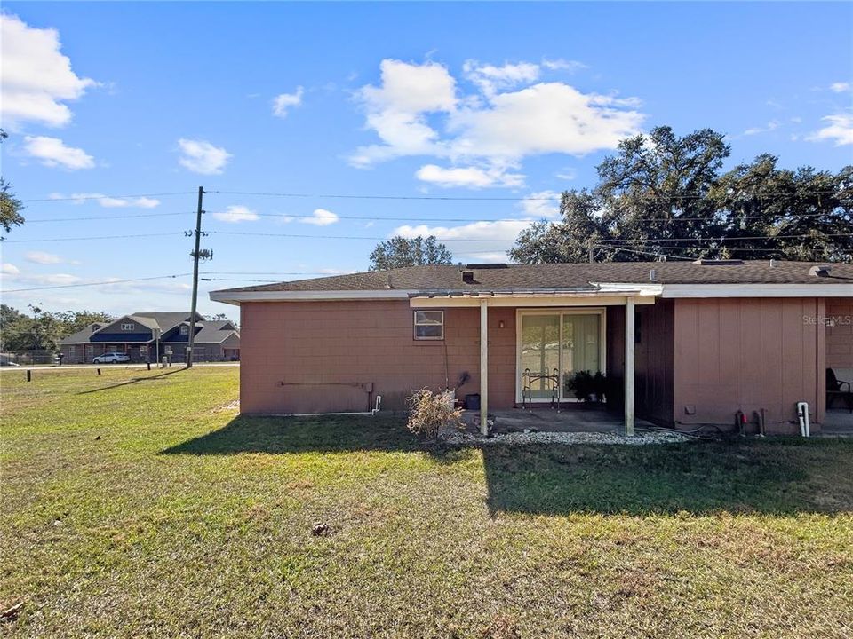 待售: $298,000 (4 贝兹, 0 浴室, 1560 平方英尺)