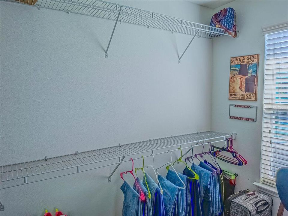 For Sale: $360,000 (3 beds, 2 baths, 1661 Square Feet)