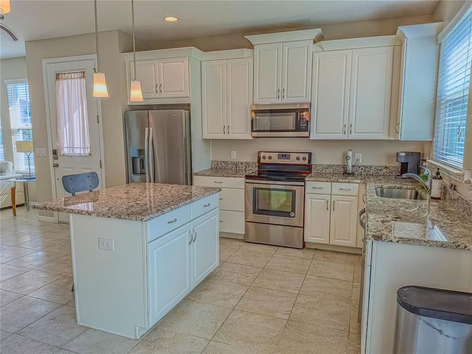 For Sale: $360,000 (3 beds, 2 baths, 1661 Square Feet)