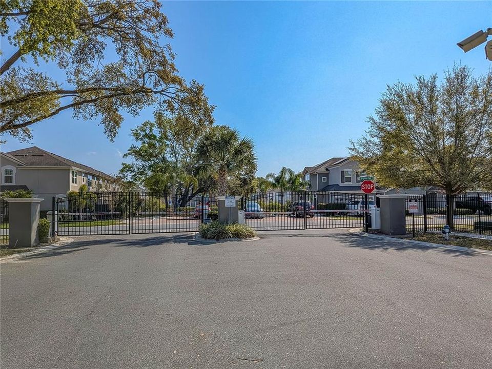 For Sale: $360,000 (3 beds, 2 baths, 1661 Square Feet)