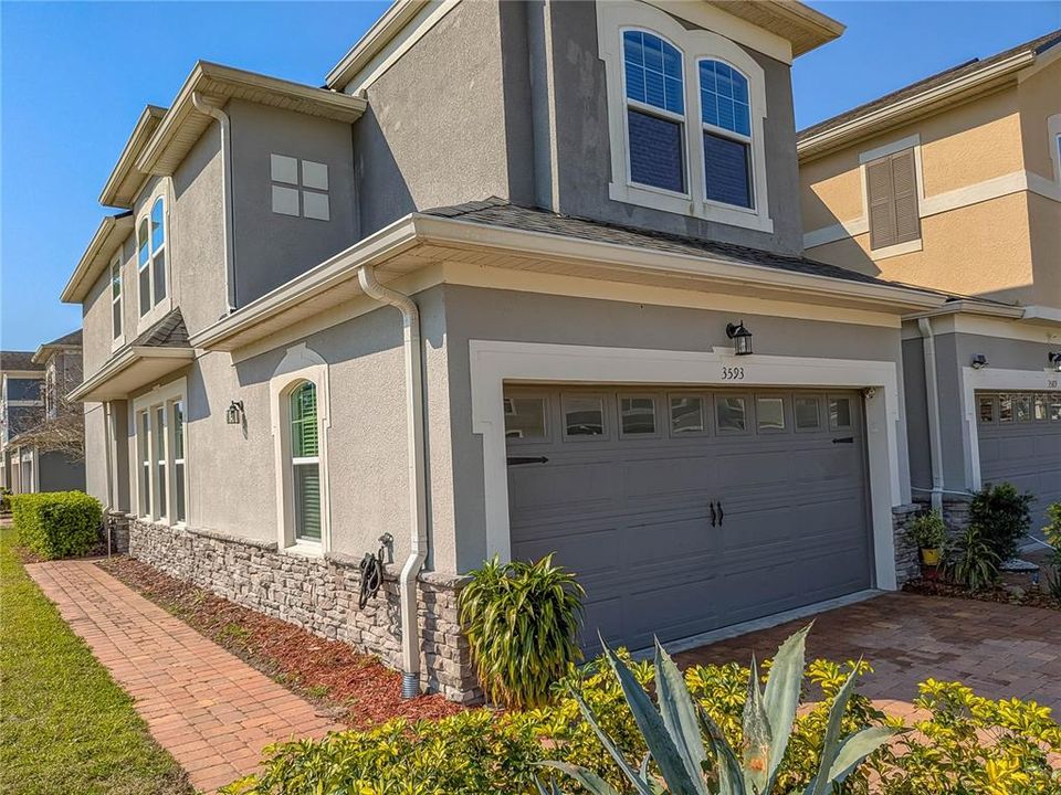 For Sale: $360,000 (3 beds, 2 baths, 1661 Square Feet)