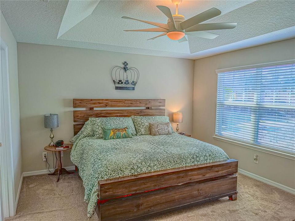 For Sale: $360,000 (3 beds, 2 baths, 1661 Square Feet)