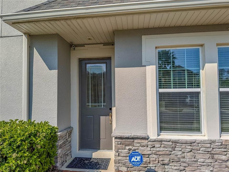 For Sale: $360,000 (3 beds, 2 baths, 1661 Square Feet)