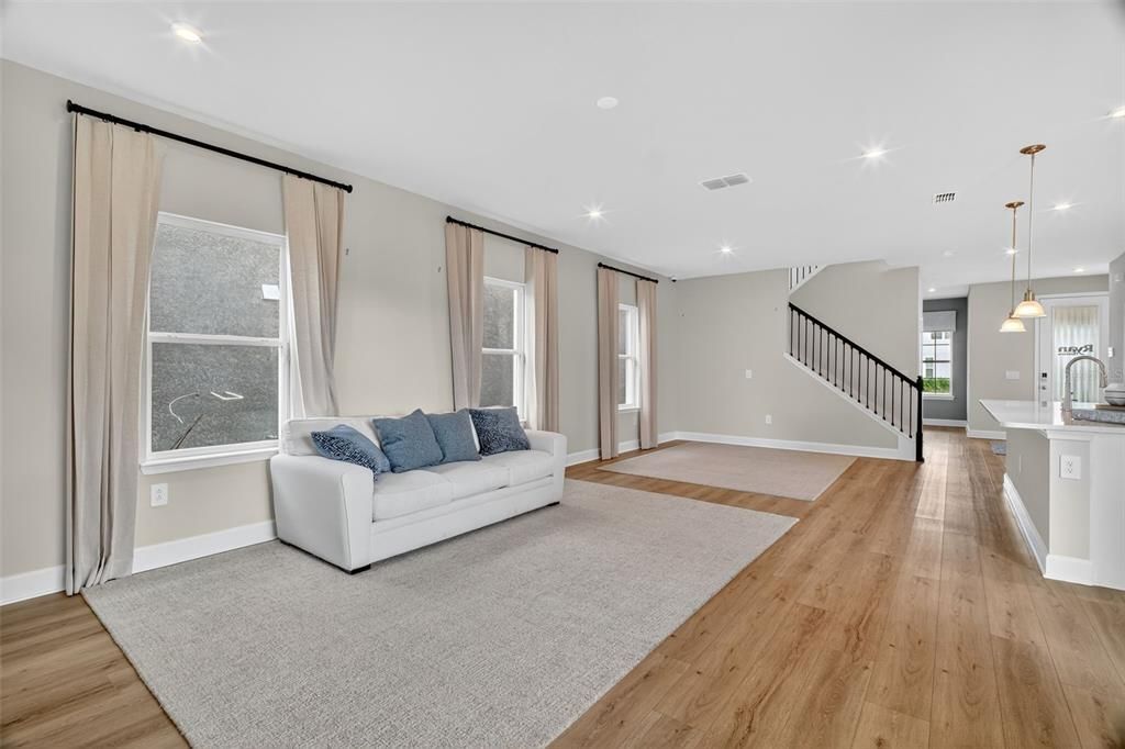 En Renta: $2,800 (3 camas, 2 baños, 2138 Pies cuadrados)