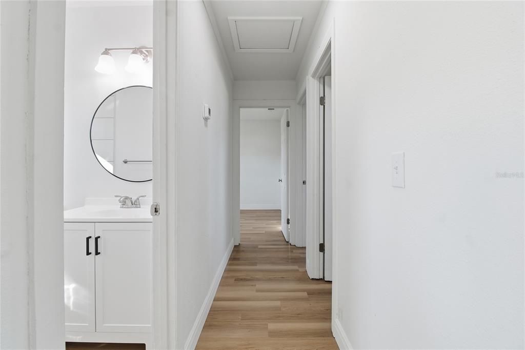 На продажу: $260,000 (4 спален, 2 ванн, 1300 Квадратных фут)