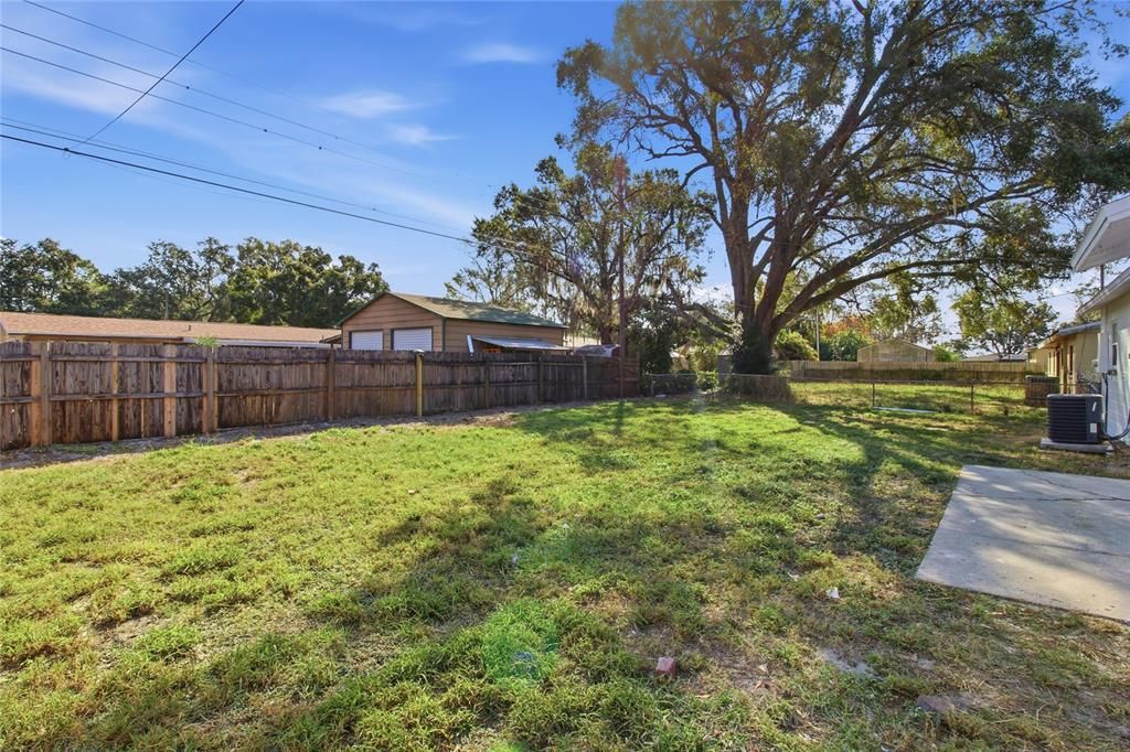 На продажу: $260,000 (4 спален, 2 ванн, 1300 Квадратных фут)