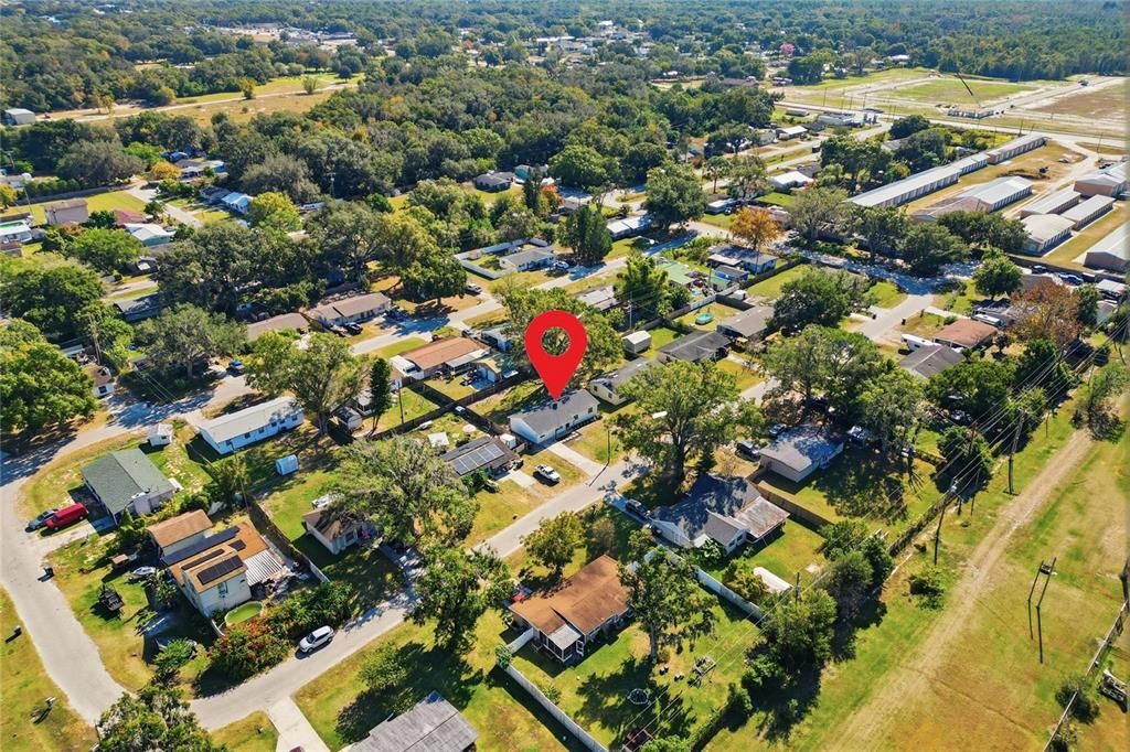 На продажу: $260,000 (4 спален, 2 ванн, 1300 Квадратных фут)