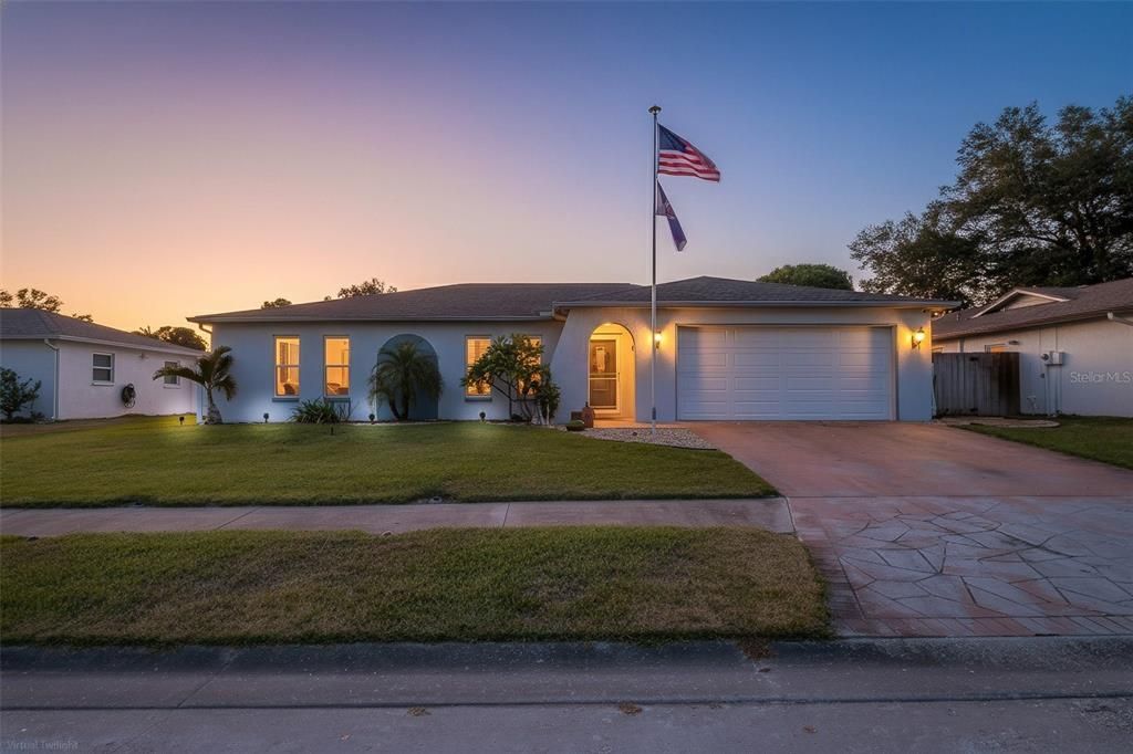 Active With Contract: $329,900 (3 beds, 2 baths, 1715 Square Feet)