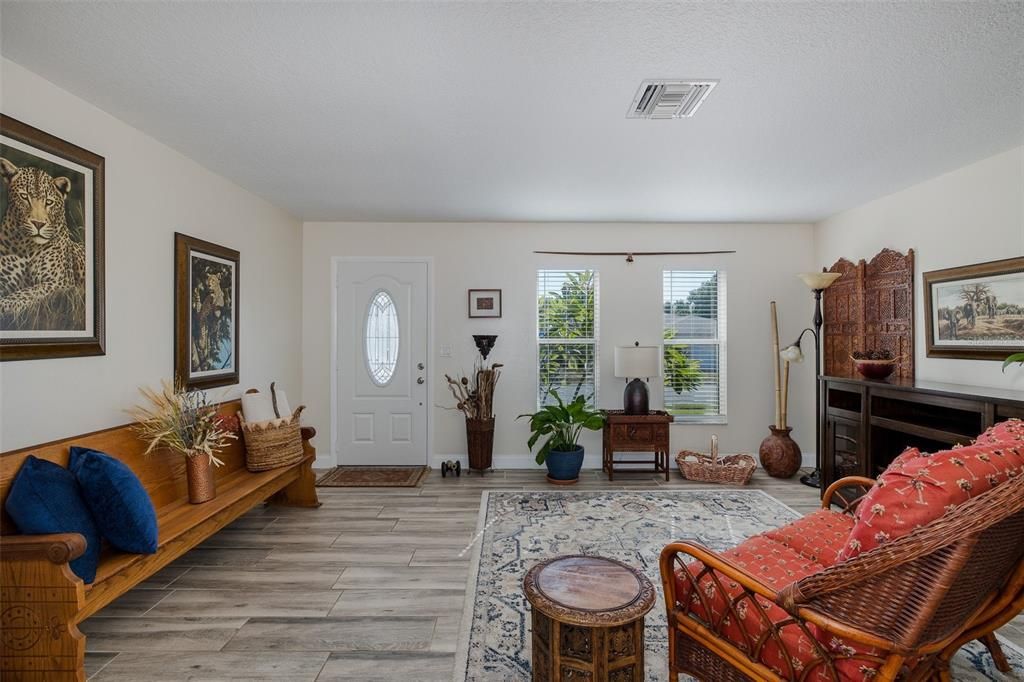 Active With Contract: $329,900 (3 beds, 2 baths, 1715 Square Feet)