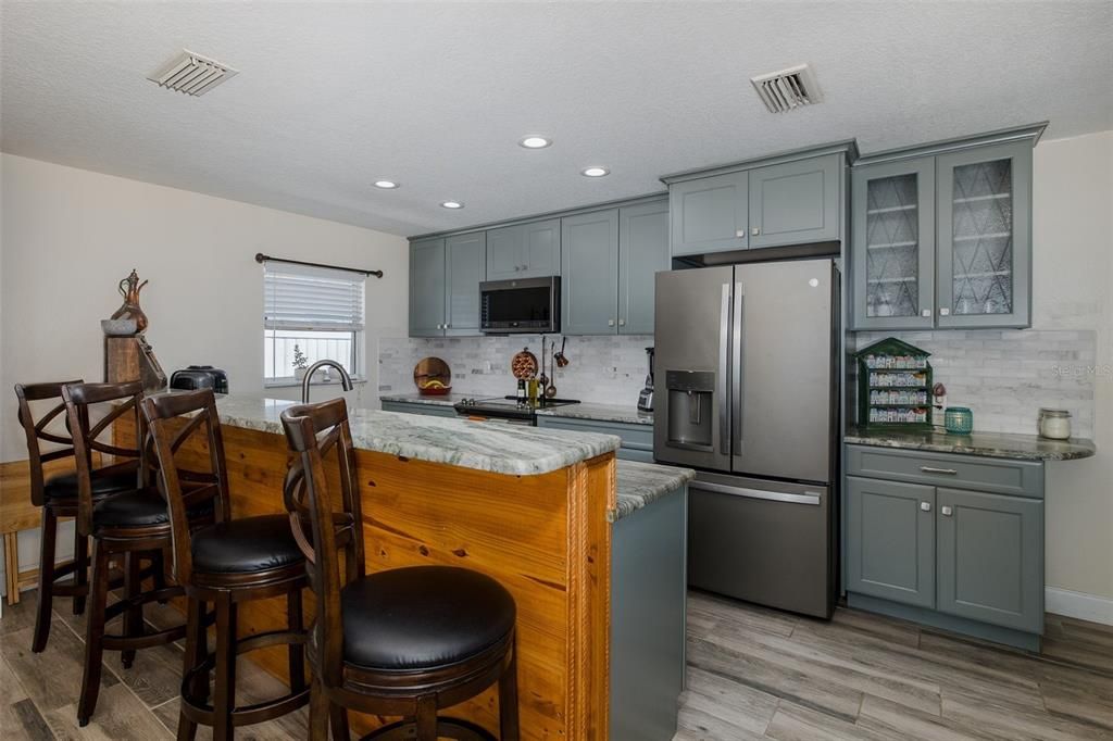 Active With Contract: $329,900 (3 beds, 2 baths, 1715 Square Feet)